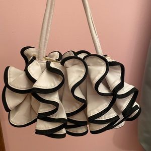 Fun purse black and white